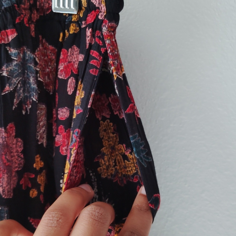 Angie Floral Ruffle Shorts - Picture 5 of 5